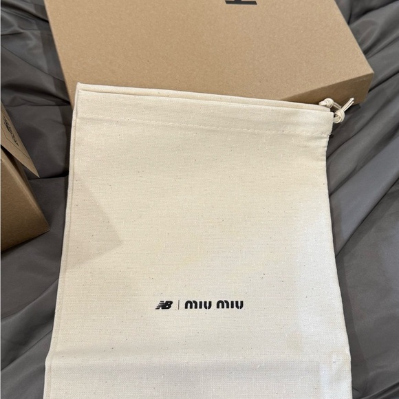 MIU MIU AND NEW BALANCE BLACK VINTAGE DISTRESSED SNEAKERS SIZE 39 - Picture 7 of 10